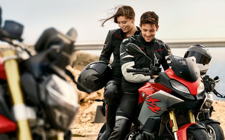 Kombinéza Xride a bunda XRide Pro.