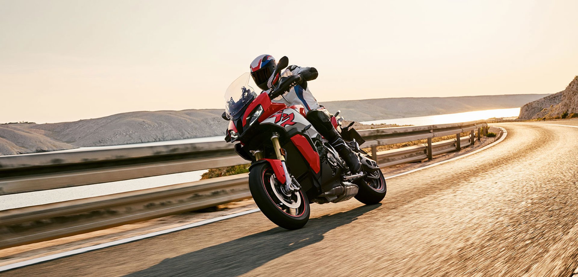 Premiéra NOVINKY BMW S 1000 XR